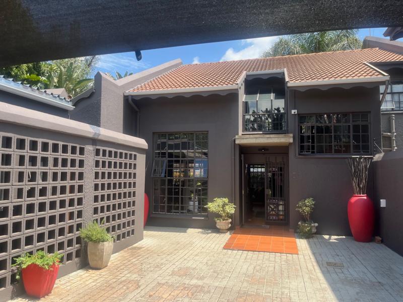 To Let 4 Bedroom Property for Rent in Waterkloof A H Gauteng