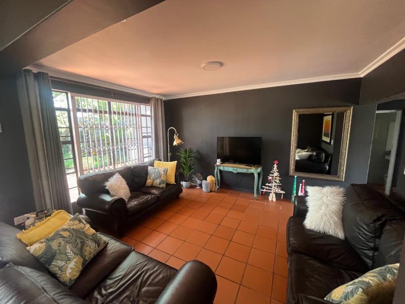 To Let 4 Bedroom Property for Rent in Waterkloof A H Gauteng