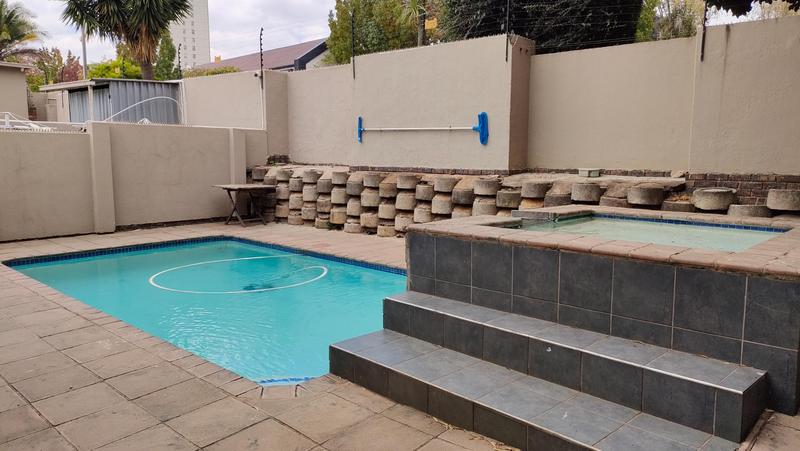 2 Bedroom Property for Sale in Bedford Gardens Gauteng