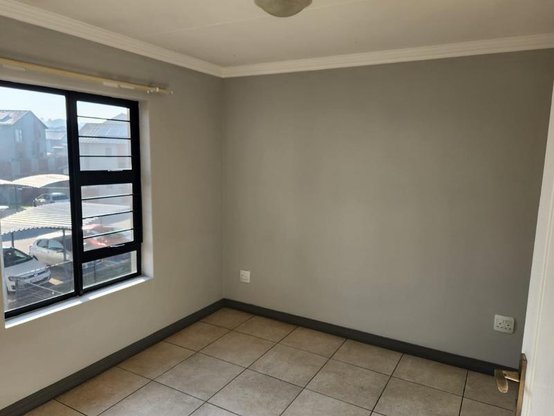 2 Bedroom Property for Sale in Rooihuiskraal Gauteng