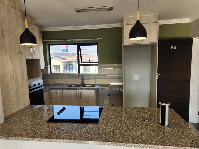 2 Bedroom Property for Sale in Rooihuiskraal Gauteng