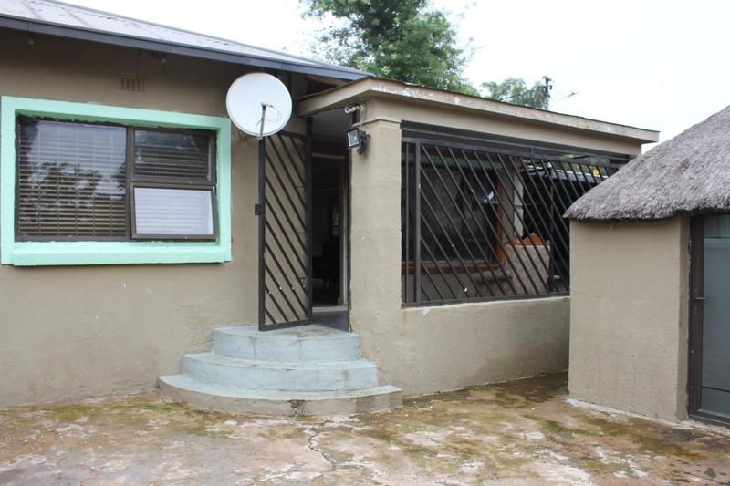 To Let 3 Bedroom Property for Rent in Roodepoort West Gauteng