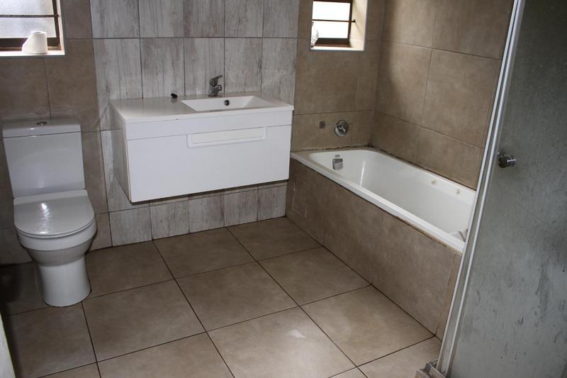 To Let 3 Bedroom Property for Rent in Roodepoort West Gauteng