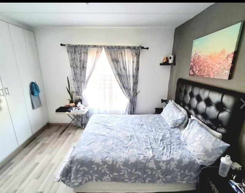 3 Bedroom Property for Sale in Albertsdal Gauteng