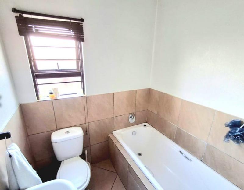 3 Bedroom Property for Sale in Albertsdal Gauteng