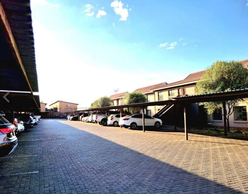 3 Bedroom Property for Sale in Albertsdal Gauteng