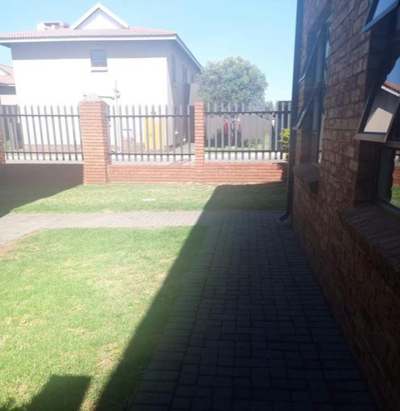 3 Bedroom Property for Sale in Albertsdal Gauteng