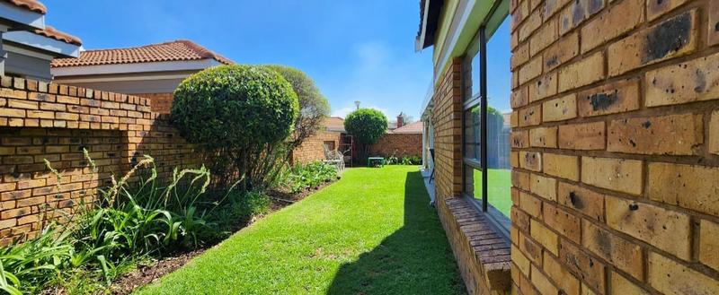 3 Bedroom Property for Sale in New Redruth Gauteng