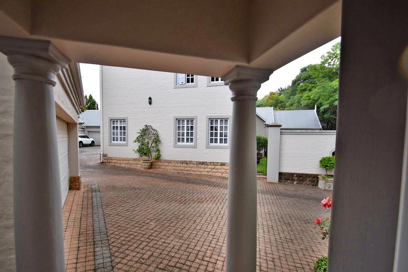 3 Bedroom Property for Sale in Senderwood Gauteng