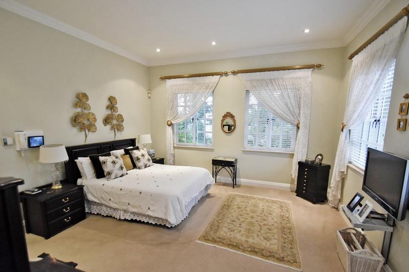 3 Bedroom Property for Sale in Senderwood Gauteng