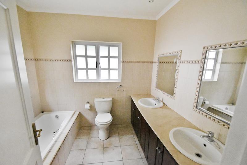 3 Bedroom Property for Sale in Senderwood Gauteng