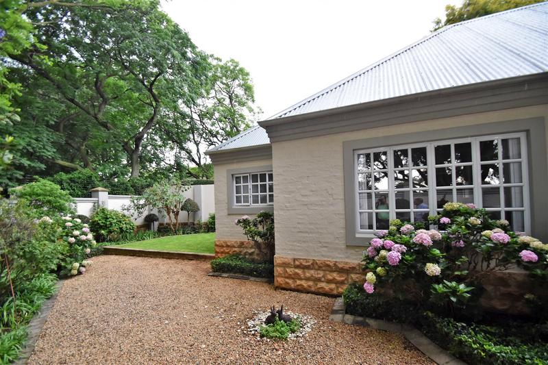 3 Bedroom Property for Sale in Senderwood Gauteng