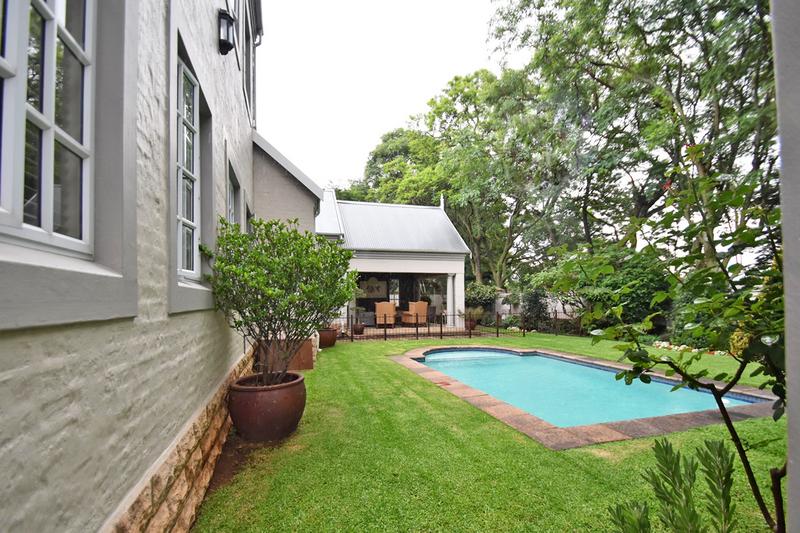 3 Bedroom Property for Sale in Senderwood Gauteng