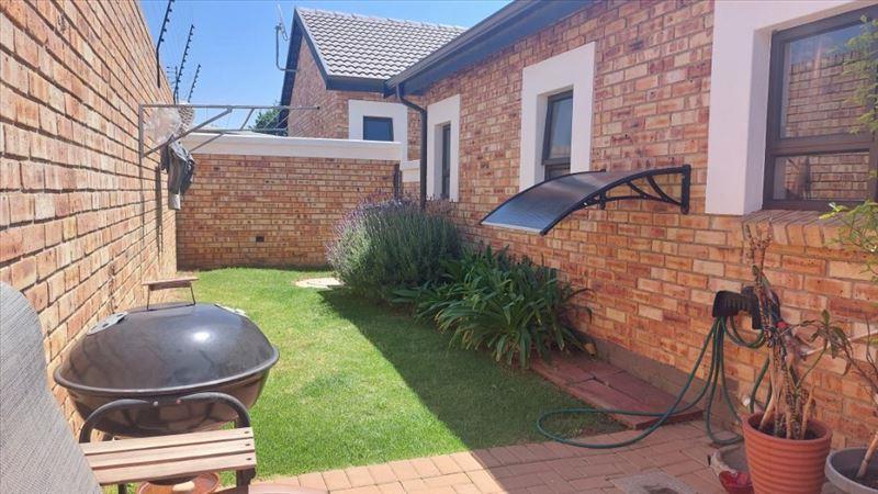 2 Bedroom Property for Sale in Beyers Park Gauteng