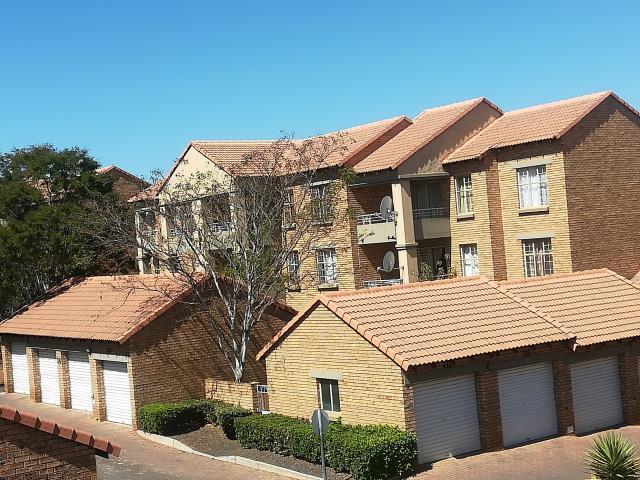 To Let 2 Bedroom Property for Rent in Die Hoewes Gauteng