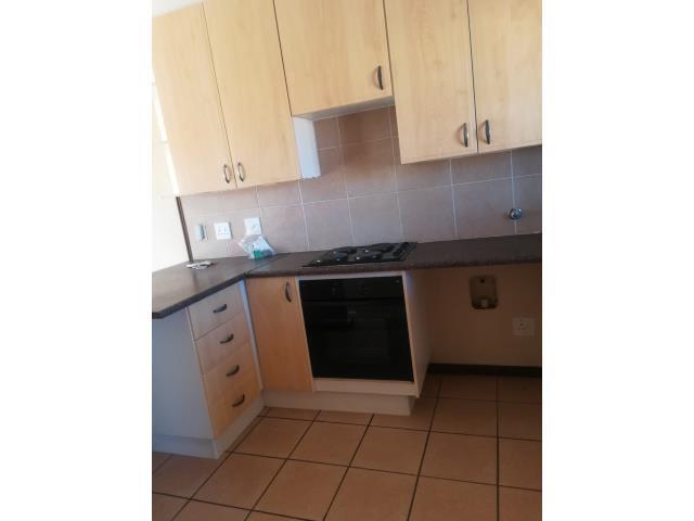 To Let 2 Bedroom Property for Rent in Die Hoewes Gauteng