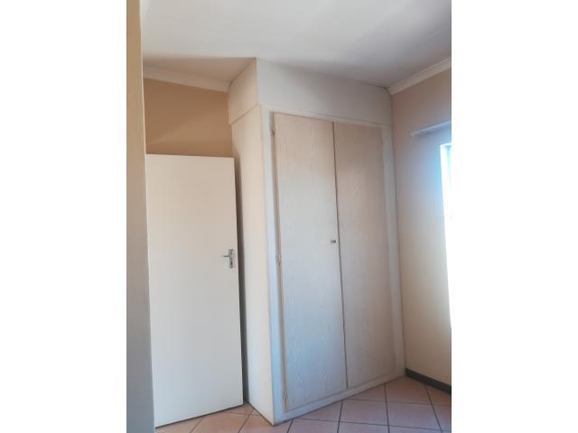 To Let 2 Bedroom Property for Rent in Die Hoewes Gauteng