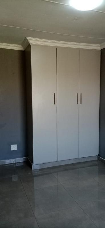 To Let 1 Bedroom Property for Rent in Birch Acres Gauteng