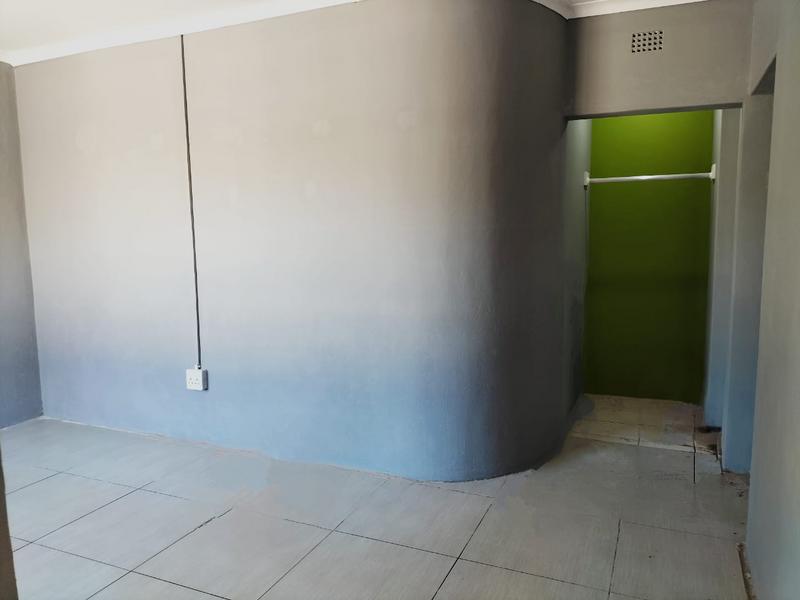 To Let 1 Bedroom Property for Rent in Birch Acres Gauteng