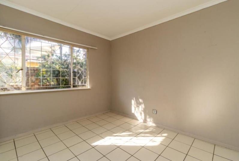 To Let 1 Bedroom Property for Rent in Bonaero Park Gauteng