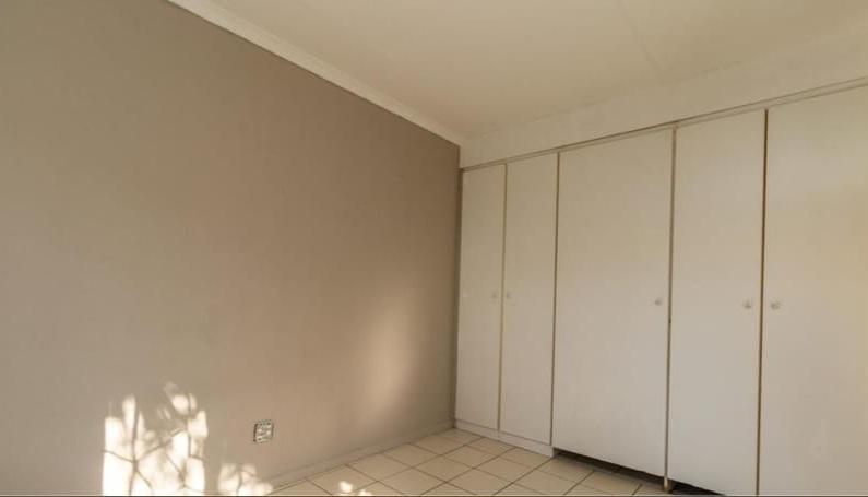 To Let 1 Bedroom Property for Rent in Bonaero Park Gauteng