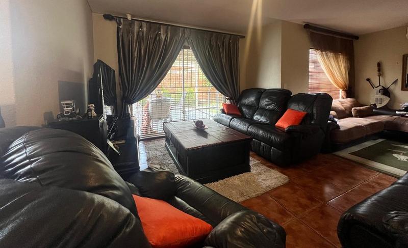 3 Bedroom Property for Sale in Amberfield Gauteng