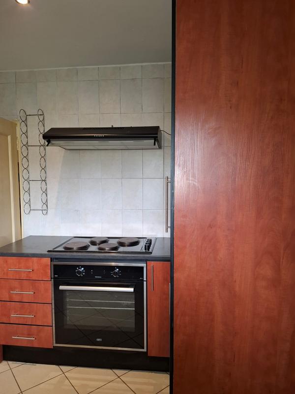 To Let 4 Bedroom Property for Rent in Lynnwood Glen Gauteng