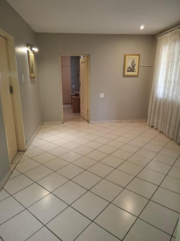 To Let 4 Bedroom Property for Rent in Lynnwood Glen Gauteng