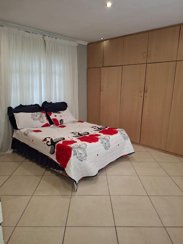 To Let 4 Bedroom Property for Rent in Lynnwood Glen Gauteng