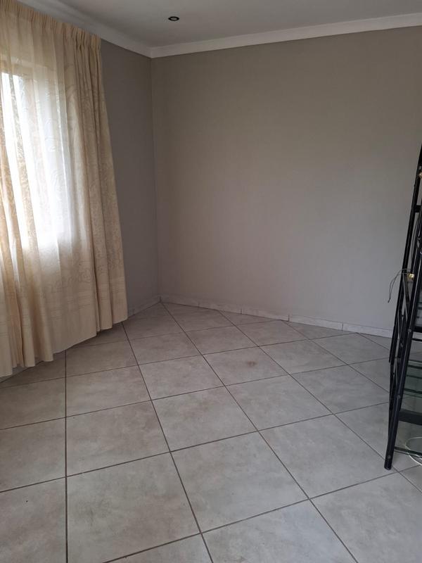 To Let 4 Bedroom Property for Rent in Lynnwood Glen Gauteng