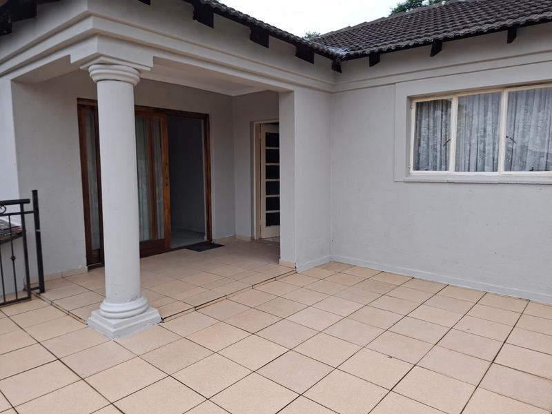 To Let 4 Bedroom Property for Rent in Lynnwood Glen Gauteng