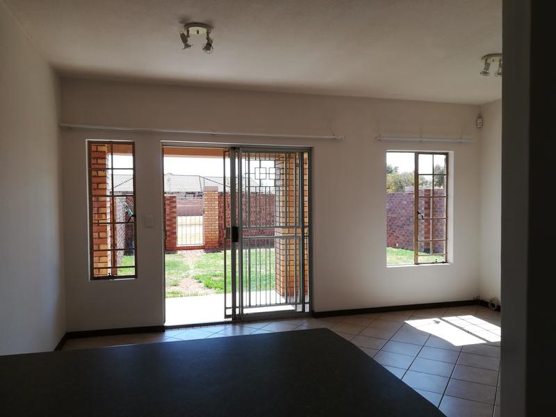 To Let 2 Bedroom Property for Rent in Mooikloof Ridge Gauteng