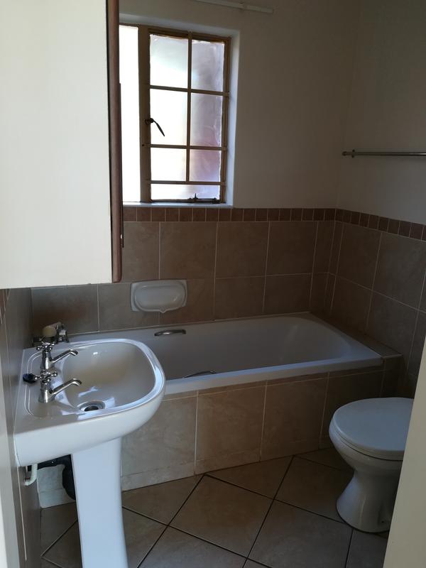 To Let 2 Bedroom Property for Rent in Mooikloof Ridge Gauteng