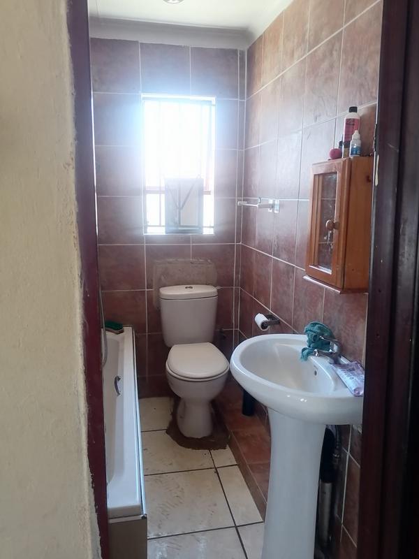 2 Bedroom Property for Sale in Lotus Gardens Gauteng