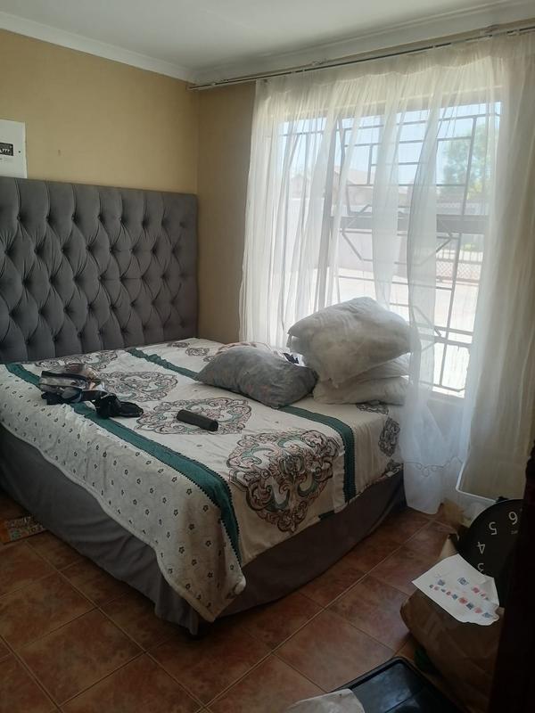 2 Bedroom Property for Sale in Lotus Gardens Gauteng