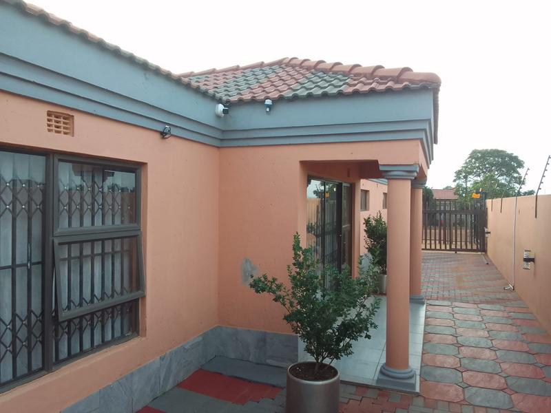 3 Bedroom Property for Sale in Roodekop Gauteng