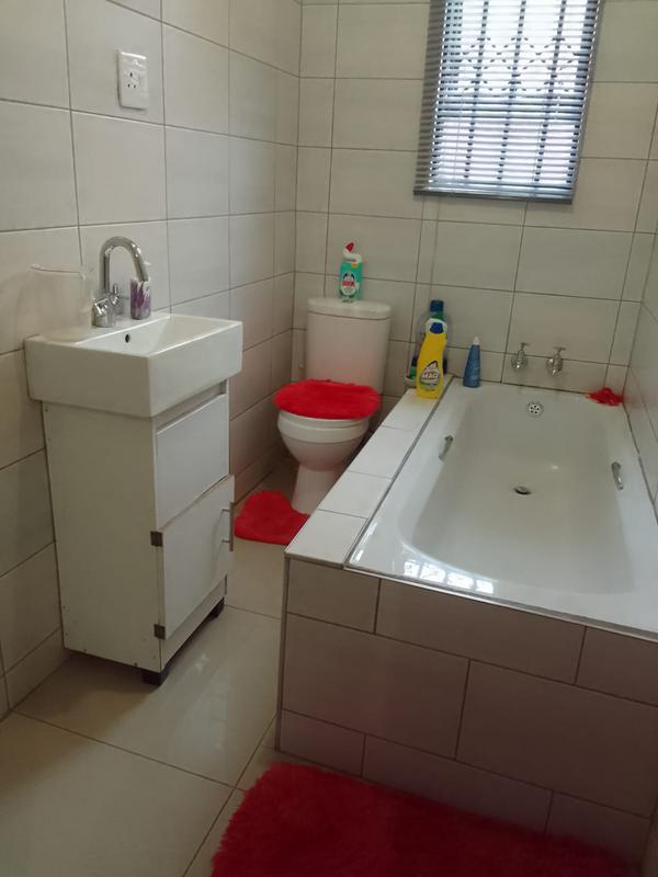 3 Bedroom Property for Sale in Roodekop Gauteng