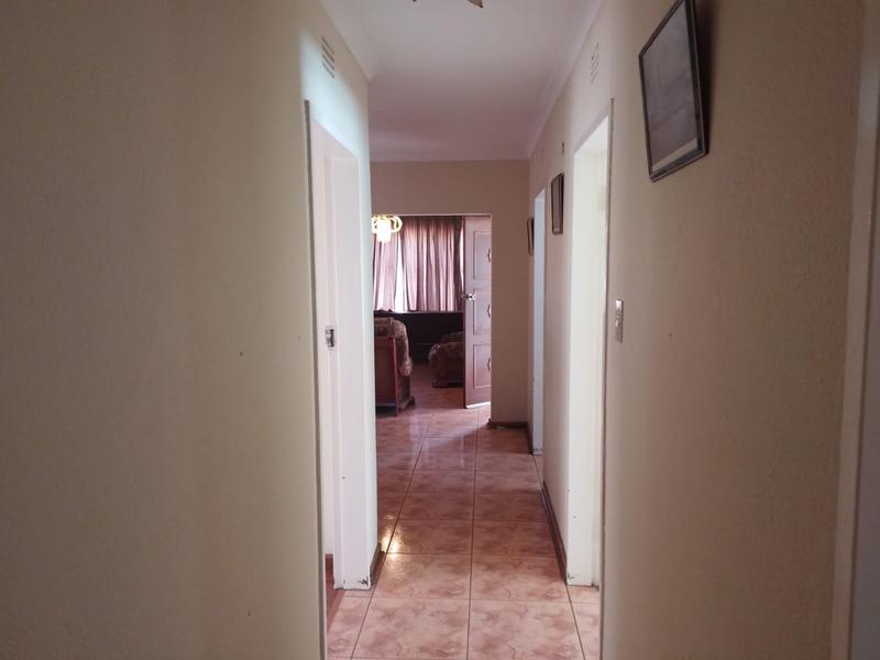 3 Bedroom Property for Sale in Protea North Gauteng