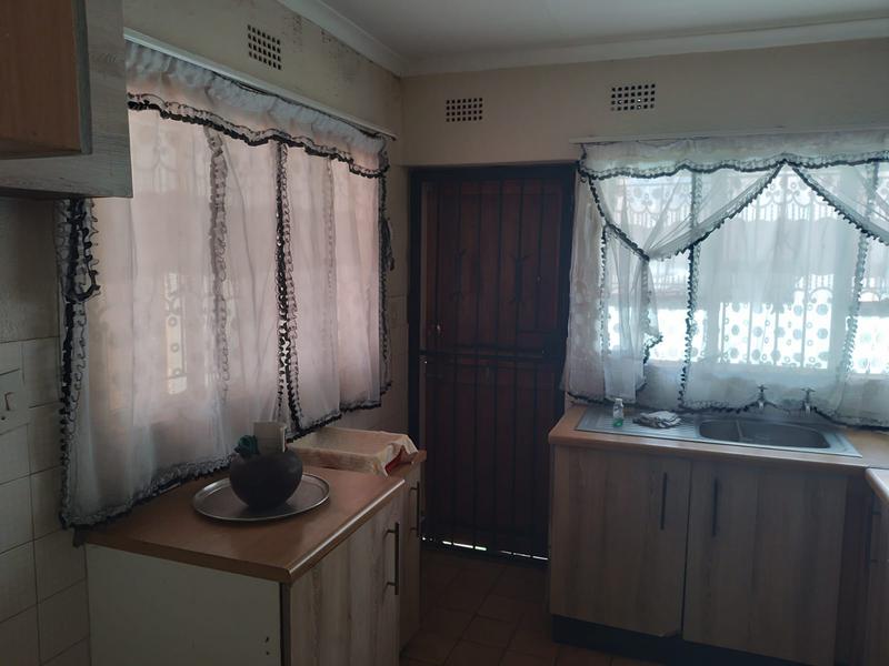 3 Bedroom Property for Sale in Protea North Gauteng