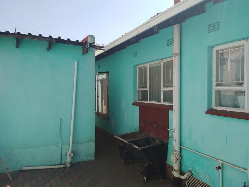 3 Bedroom Property for Sale in Protea North Gauteng