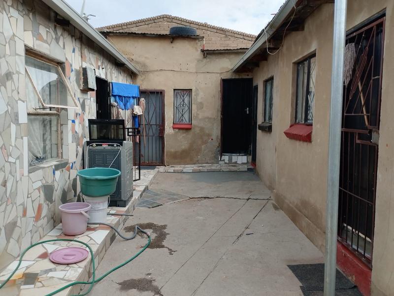 9 Bedroom Property for Sale in Thulani Gauteng