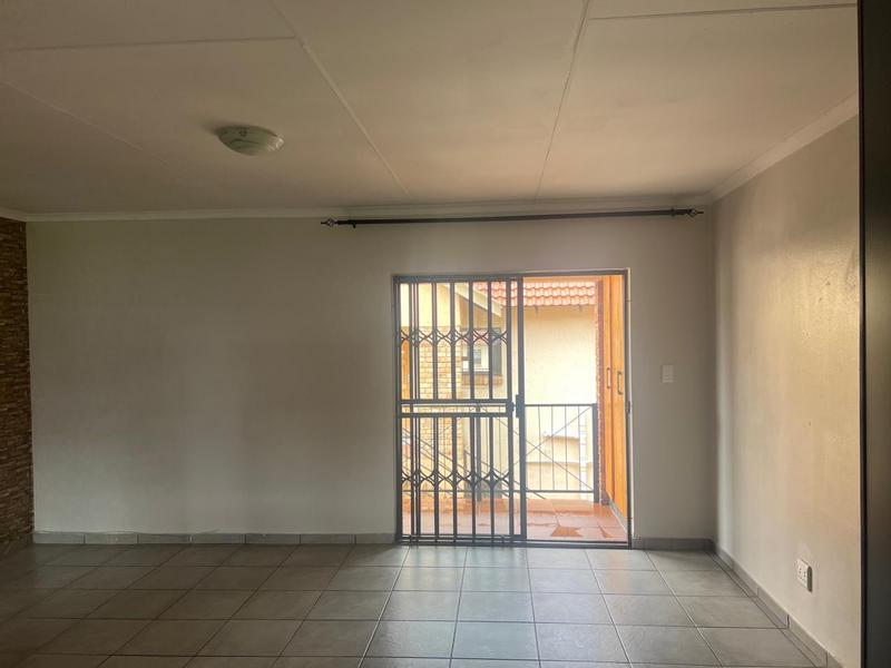 To Let 3 Bedroom Property for Rent in Groblerpark Gauteng