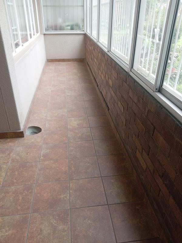 2 Bedroom Property for Sale in Cyrildene Gauteng