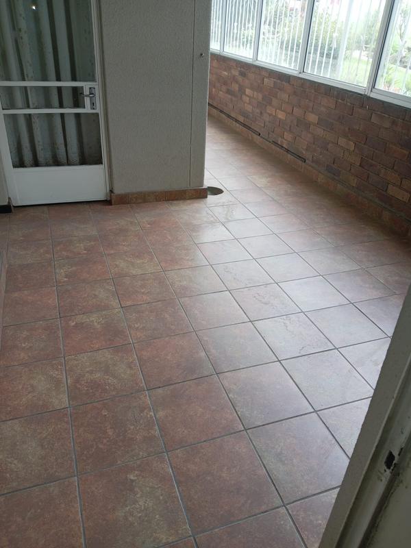 2 Bedroom Property for Sale in Cyrildene Gauteng