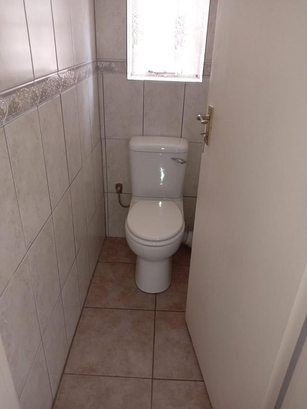 2 Bedroom Property for Sale in Cyrildene Gauteng