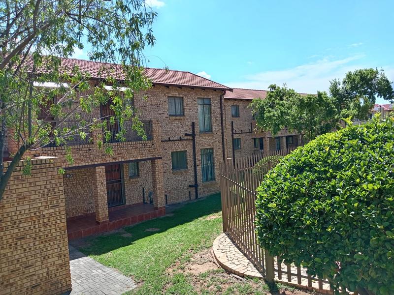 2 Bedroom Property for Sale in Honeydew Gauteng