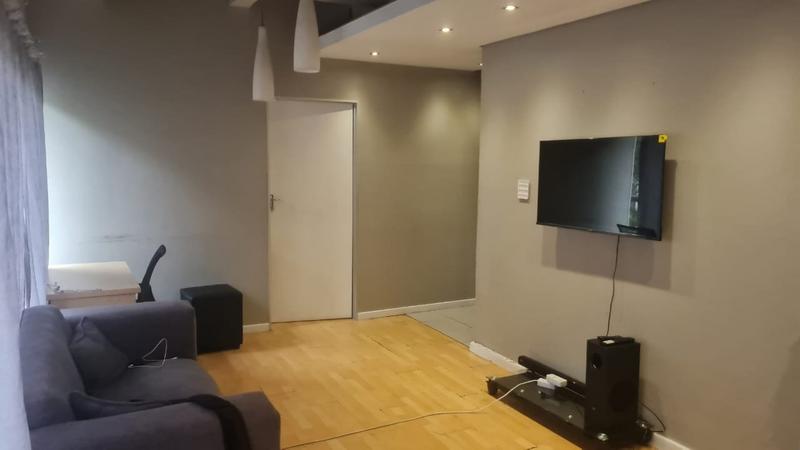 To Let 3 Bedroom Property for Rent in Braamfontein Gauteng