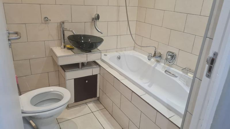 To Let 3 Bedroom Property for Rent in Braamfontein Gauteng