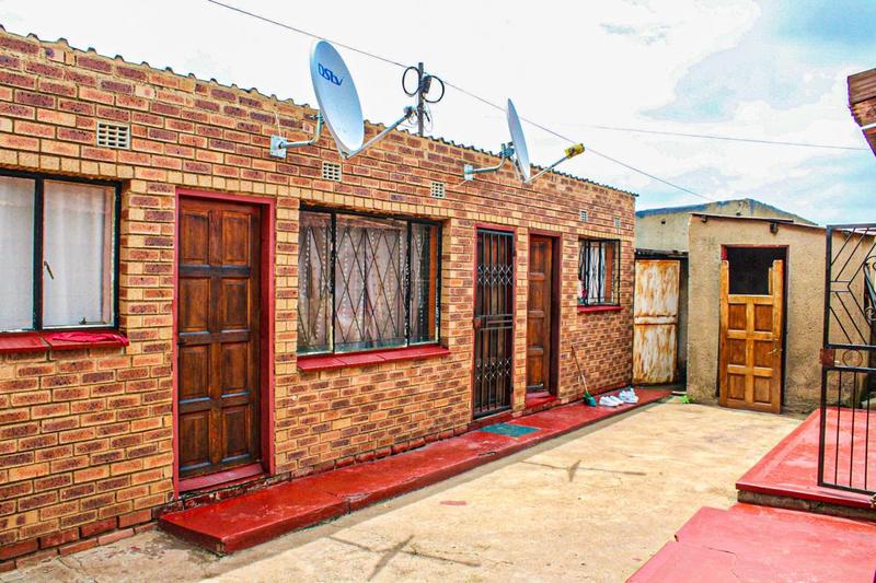 6 Bedroom Property for Sale in Ecaleni Gauteng