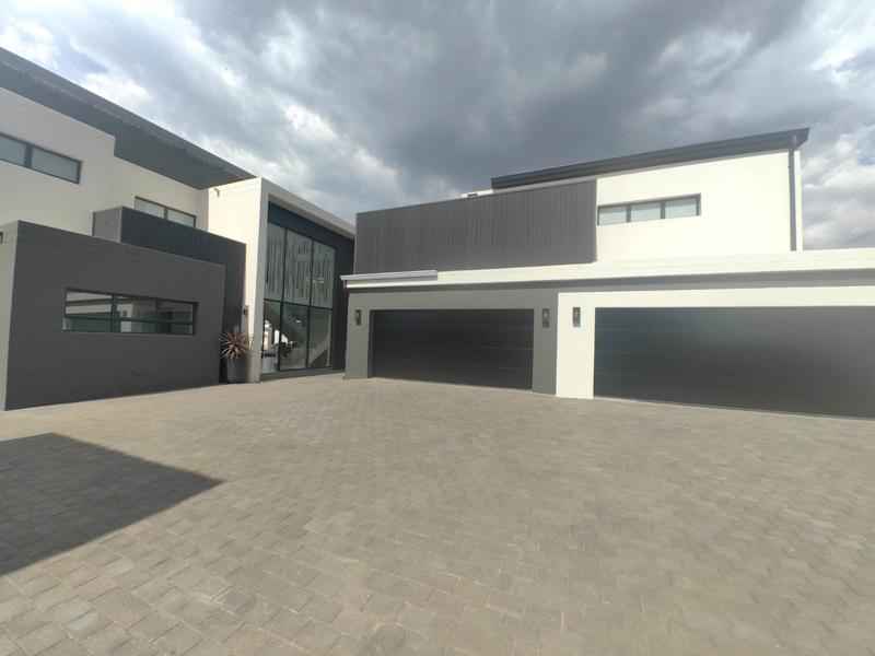 5 Bedroom Property for Sale in Midstream Heights Gauteng